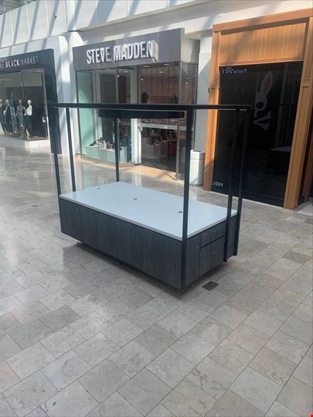 J34      Space Photo Gallery 3