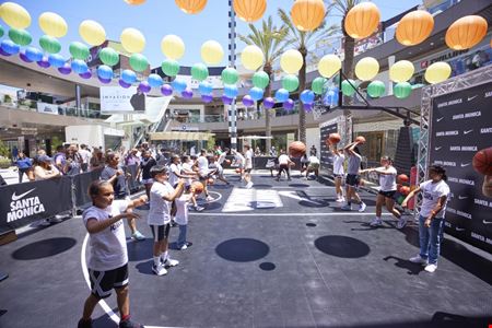 FLR01    Space Photo Gallery 5